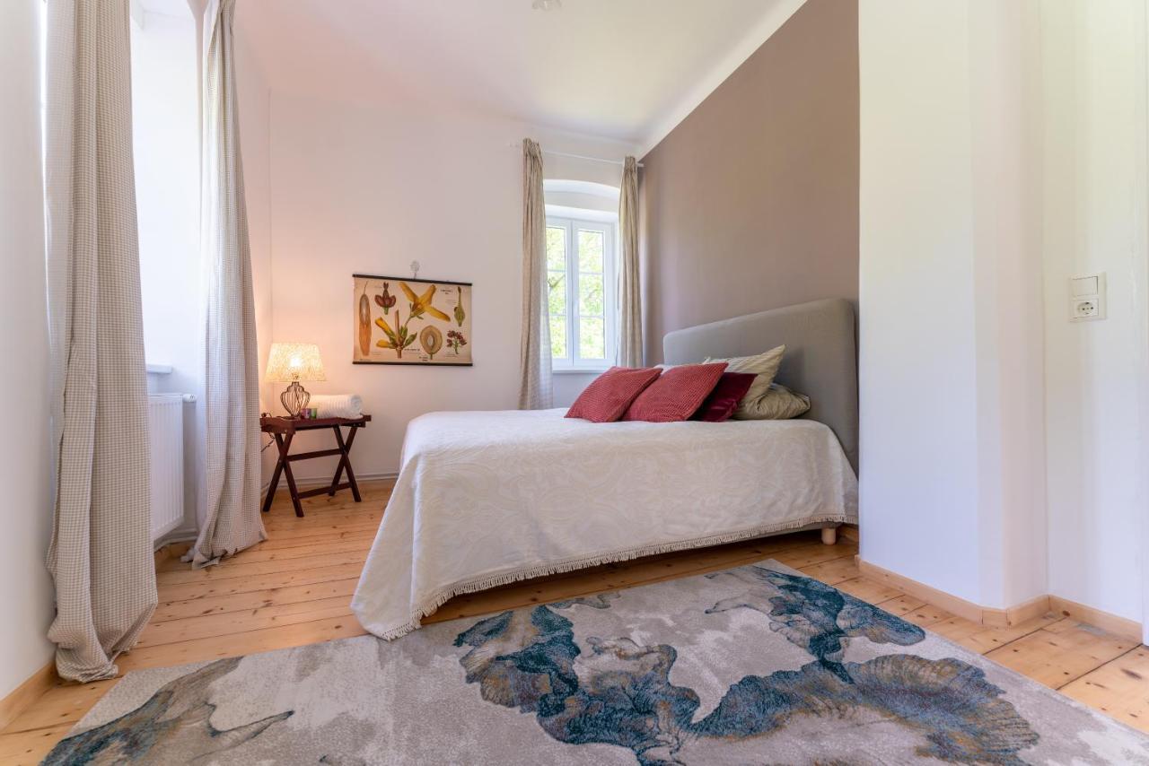 Kaiserliches Wohnen Im Alten K&K Postamt Og Apartamento Persenbeug Exterior foto